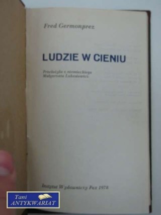 LUDZIE W CIENIU