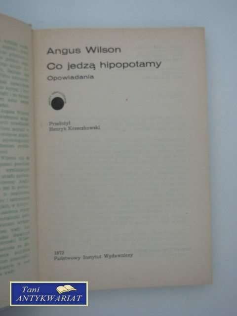 CO JEDZĄ HIPOPOTAMY?