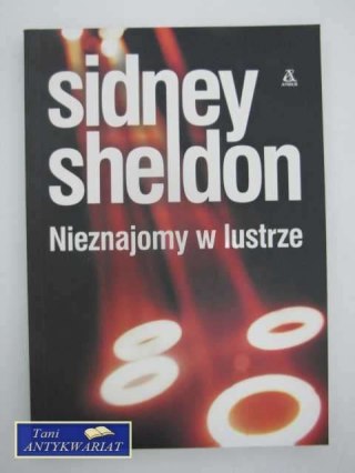 NIEZNAJOMY W LUSTRZE