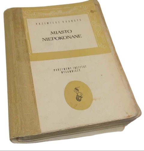 MIASTO NIEPOKONANE - książka po przejściach