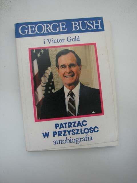 PATRZĄC W PRZYSZŁOŚĆ