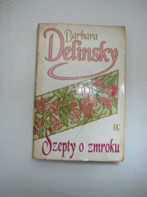 SZEPTY O ZMROKU