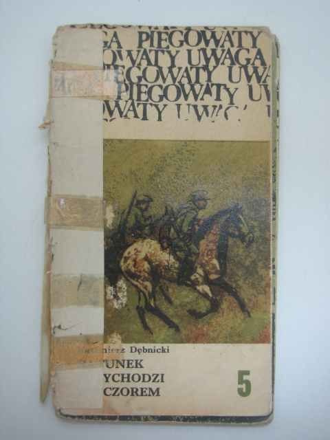 RATUNEK PRZYCHODZI WIECZOREM