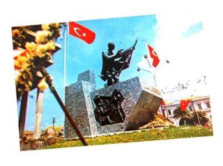 POMNIK IZMIR TURCJA