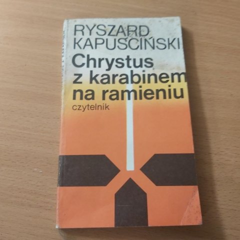 Chrystus z karabinem na ramieniu