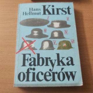 Fabryka oficerów TOM 1
