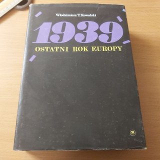 Odkryj niezwykłą historię Polski w książce "1939 i 1944. Kilka zagadnień Polskich" autorstwa Jerzego Kirchmayera. Subtelne szkic