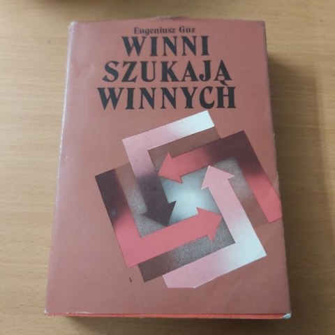 Winni szukają winnych