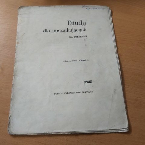 Etiudy dla początkujących na fortepian