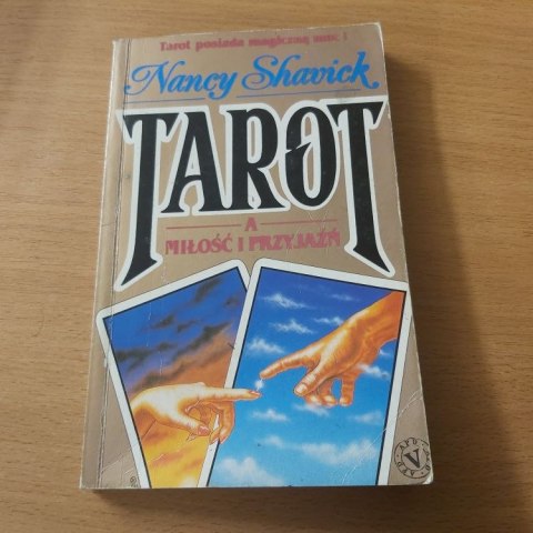 Tarot A miłość i przyjaźń tarot posiada magiczną moc.