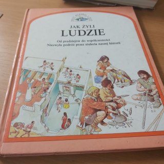 Jak żyli ludzie od pradziejów przez stulecia naszej historii