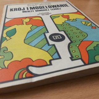Krój i modelowanie odzieży damskiej lekkiej ćwiczenia do technologii dla ZSZ