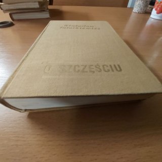 O szczęściu Tatarkiewicz wydane w 1965 roku.