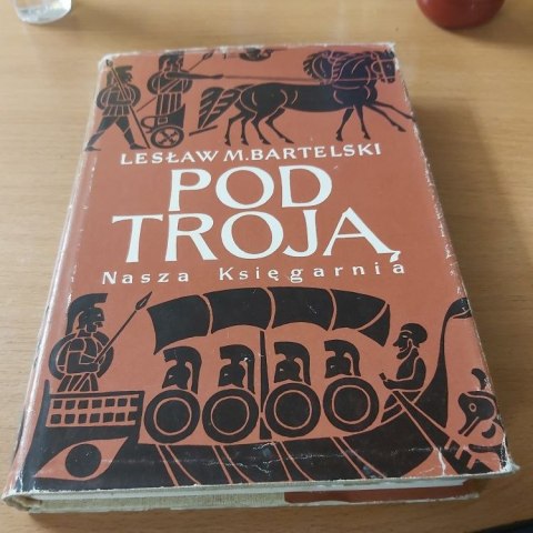 Pod troją
