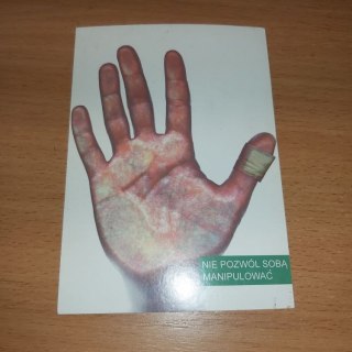 Pocztówka - Nie pozwól sobą manipulować