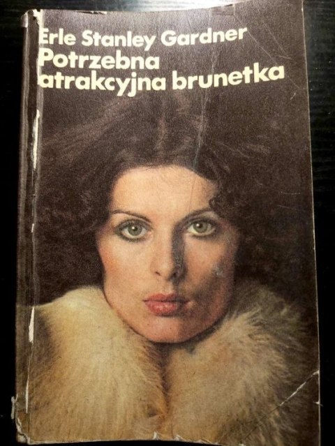 Potrzebna atrakcyjna brunetka