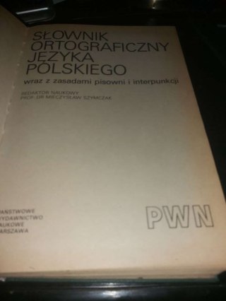 Słownik ortograficzny języka polskiego wraz z zasadami pisowni i interpunkcji
